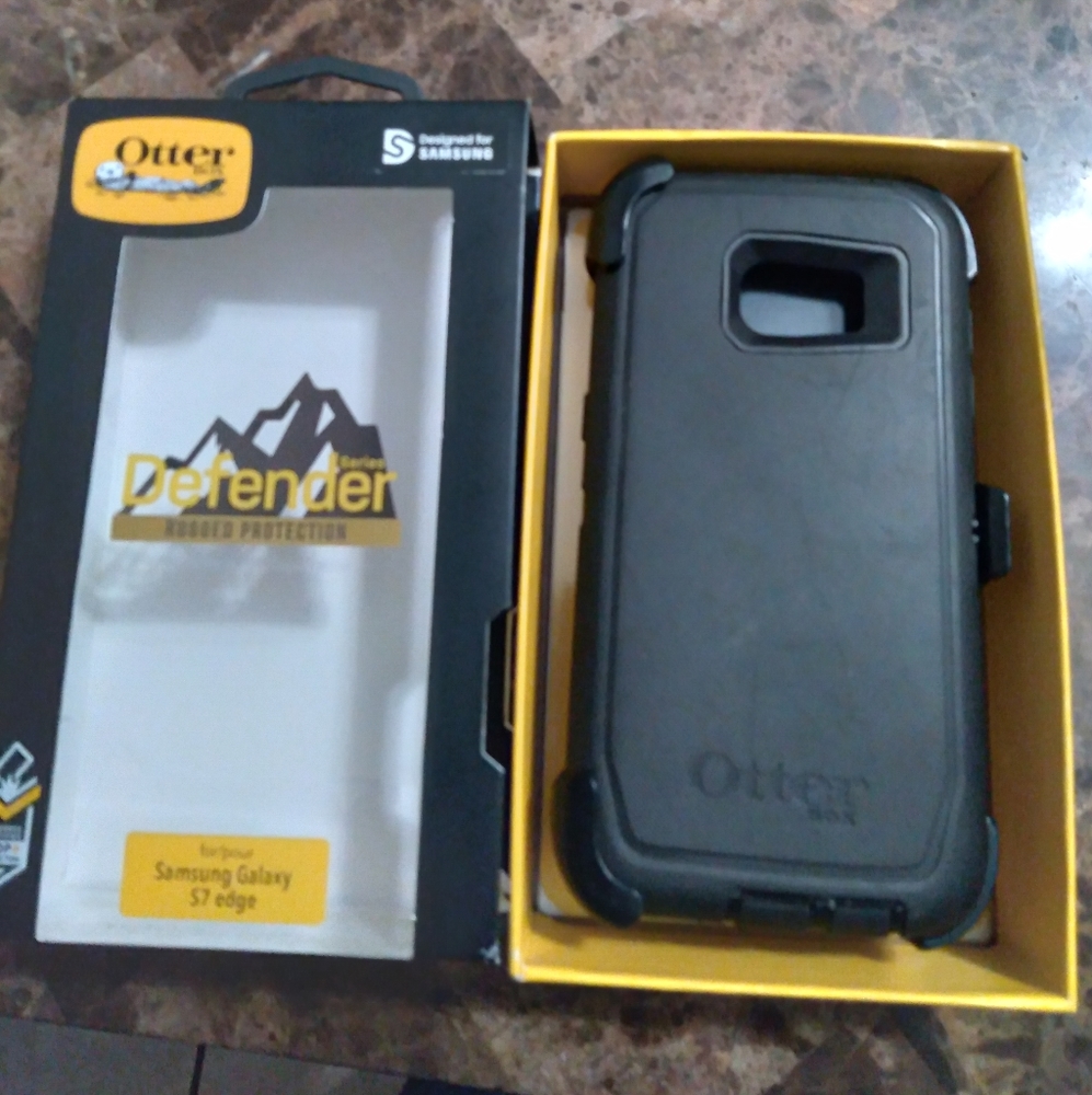 OTTER BOX for Samsung Galaxy S7 edge.